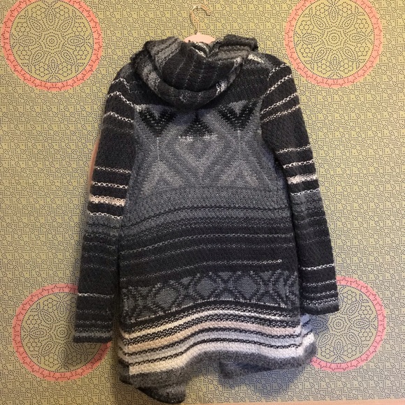 Cozy hooded wool sweater - Picture 5 of 5
